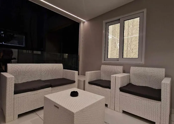 3 Modern Close To The Beach! Daire