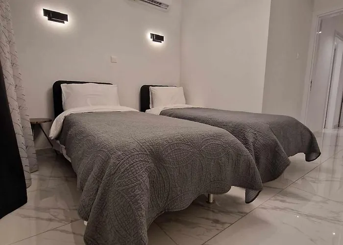 Апартаменты 3 Modern Close To The Beach!